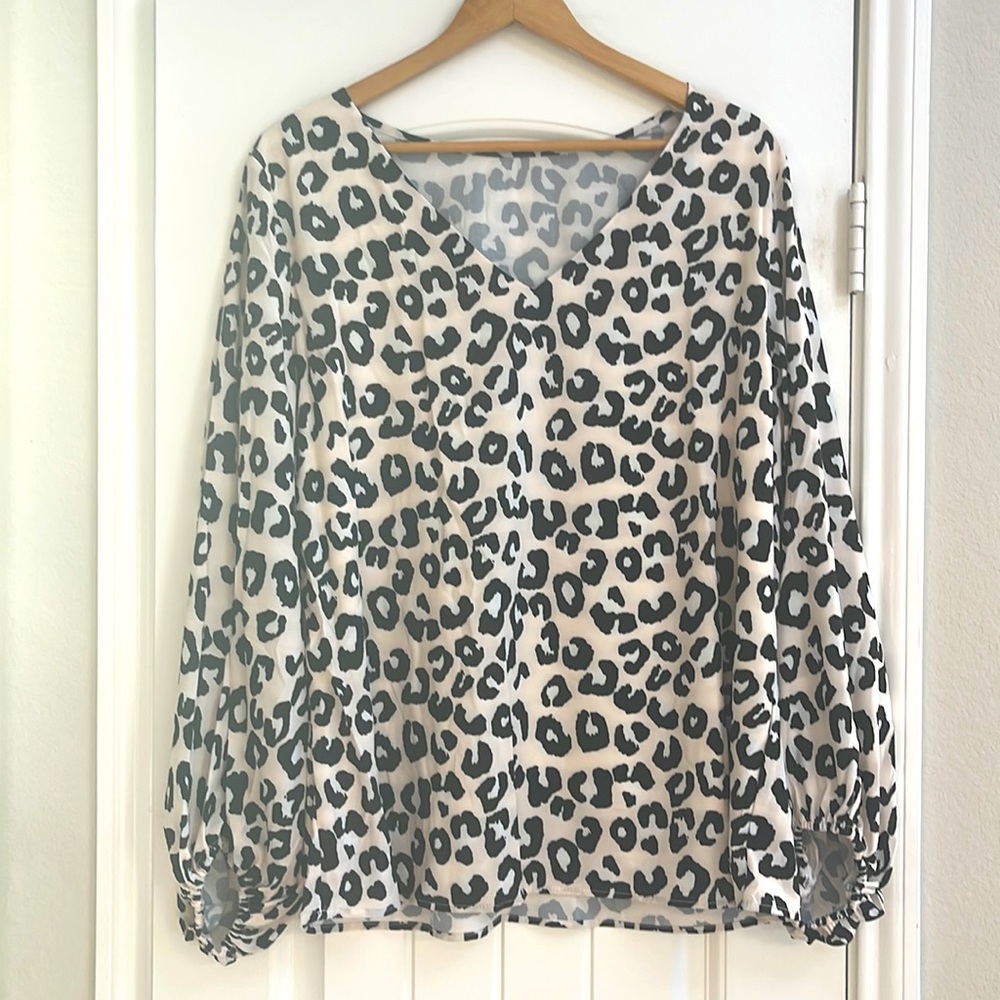 leopard print balloon sleeved blouse